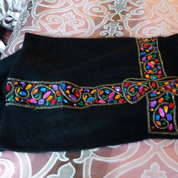 Holiday Sweater - Picture 6 of 6